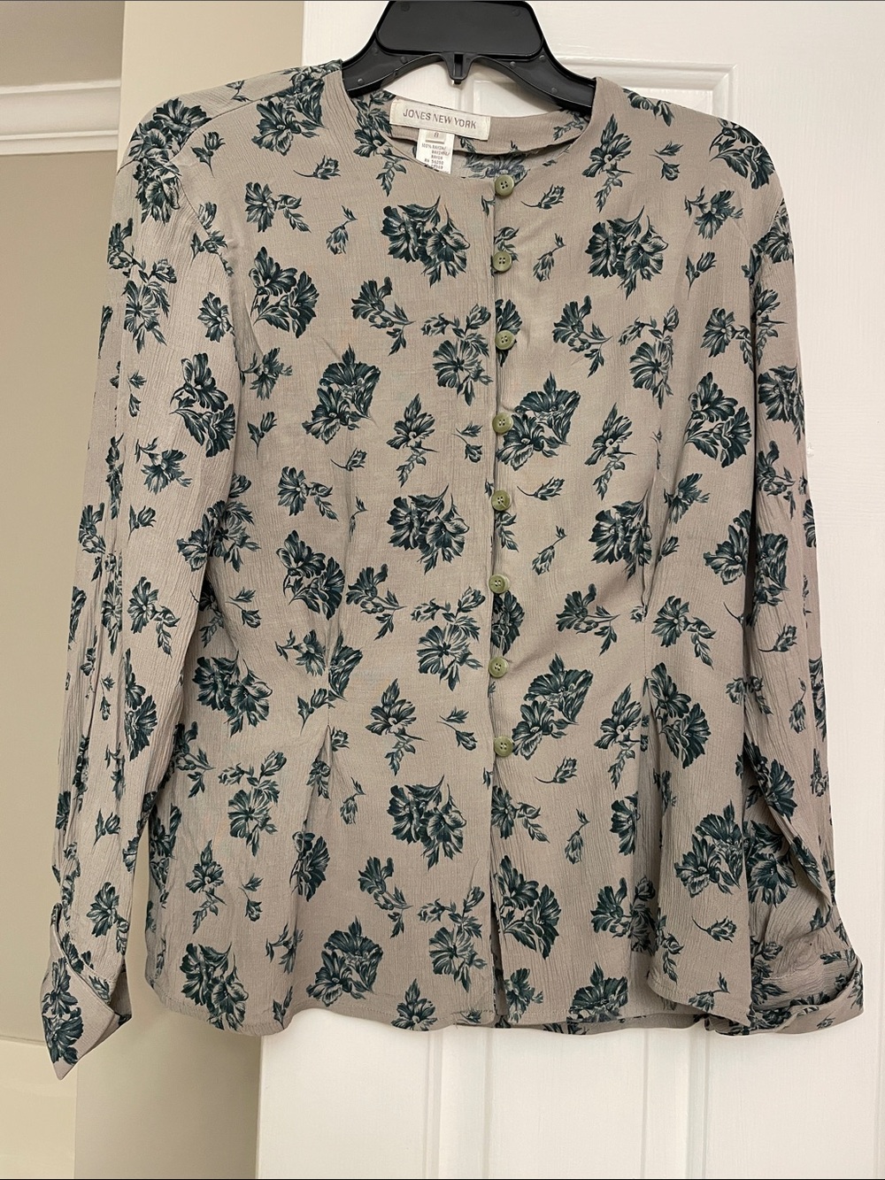 Jones New York Taupe Button-Front Floral Blouse